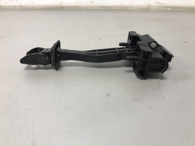 51227432206 BMW Ограничитель задней двери купить в Ровно