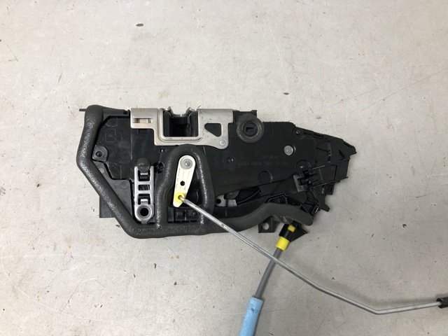 BMW 51227445046 Замок двери задней правой в наличии Винница