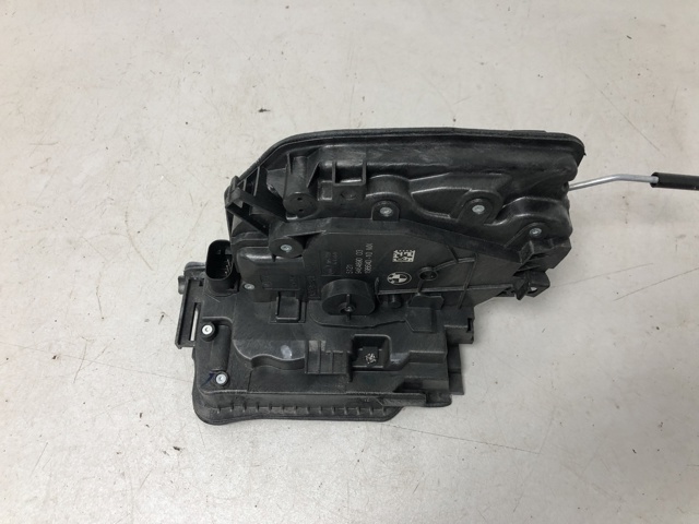 BMW 51229464890 Замок передней правой двери в наличии Украина