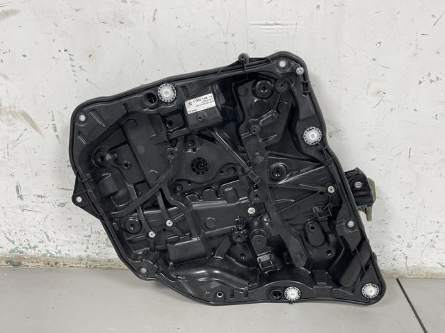 Стеклоподъемник задней правой двери 51337487088 BMW