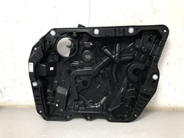 Механизм стеклоподъемника двери передней, правой 51337498152 BMW