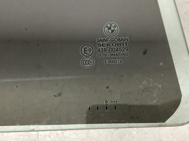 BMW 51357137024 Стекло двери задней правой в наличии Полтава