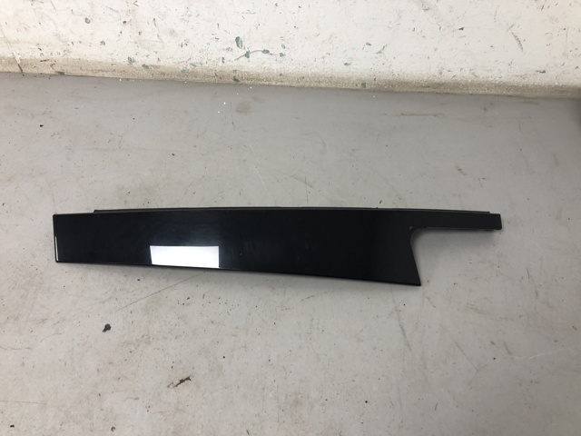Накладка задней двери, левой, вертикальная 51357258307 BMW