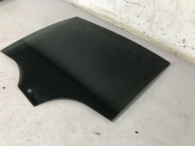 51357259821 BMW Стекло двери задней левой купить в Каменское