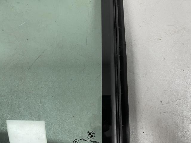 Стекло угловое двери задней 51357381348 BMW