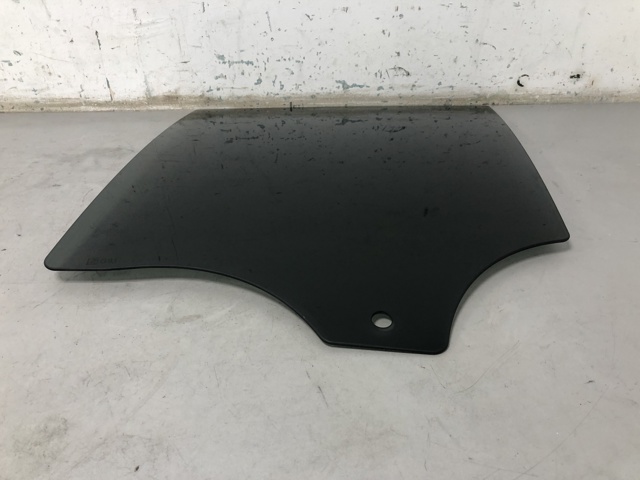 Стекло заднее левое 51357416971 BMW