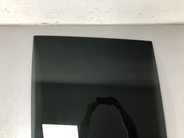 51357416972 BMW Стекло двери задней правой купить в Харьков