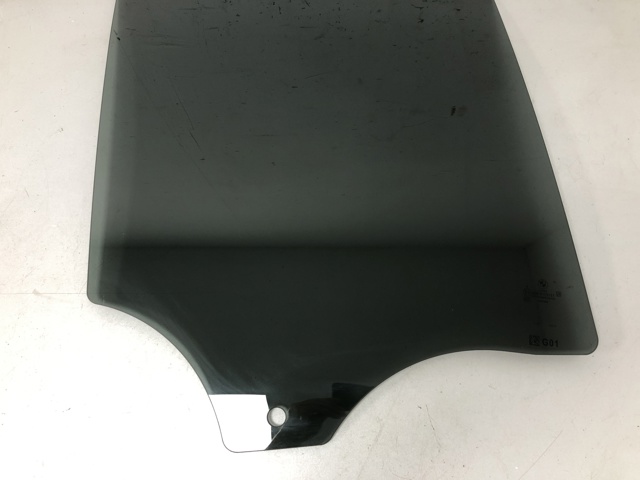 51357416972 BMW Стекло двери задней правой купить в Ирпень