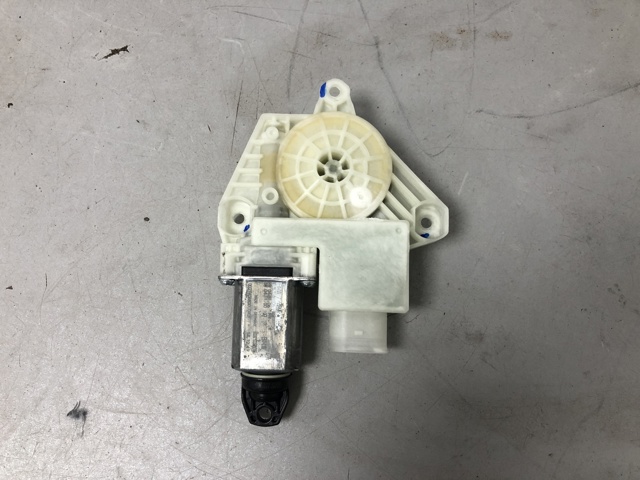 Моторчик стеклоподъемника двери задней, левой 51357455083 BMW