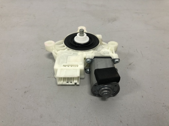 Привод электростеклоподъемника передний 51358495865 BMW
