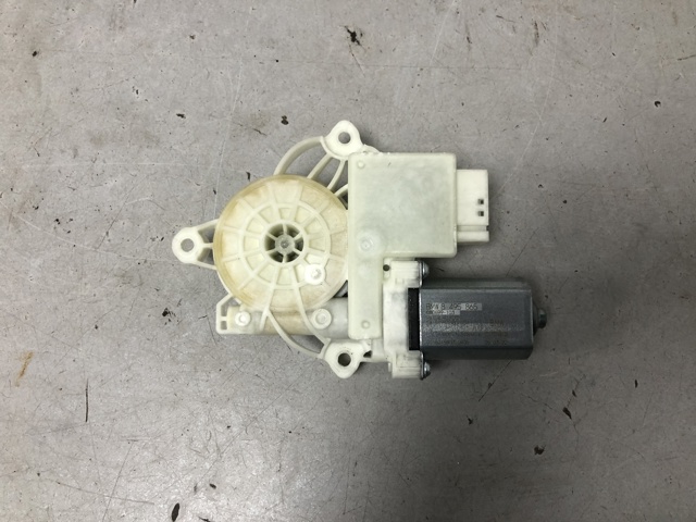 51358495865 BMW Мотор стеклоподъемника двери передней левой купить в Кривой Рог
