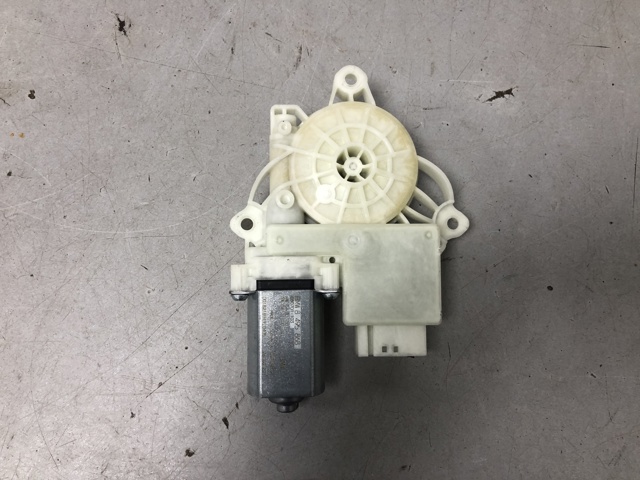 Моторчик стеклоподъемника двери задней, правой 51358495868 BMW