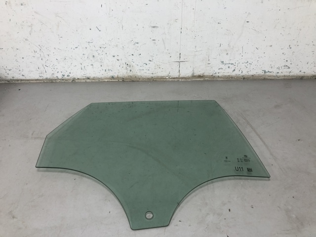 Окно задней двери 51359879328 BMW