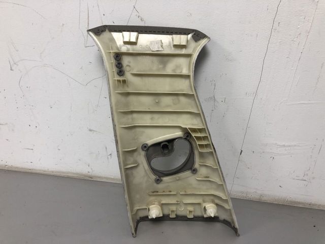 BMW 51437358986 Обшивка стойки кузова внутренняя средняя правая в наличии Львов