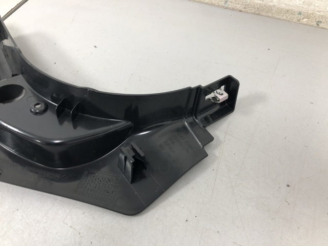 BMW 51437446633 Обшивка стойки кузова внутренняя передняя левая в наличии Винница