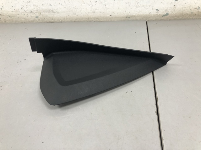 51456994116 BMW Крышка боковая панели "торпедо", правая купить в Ужгород