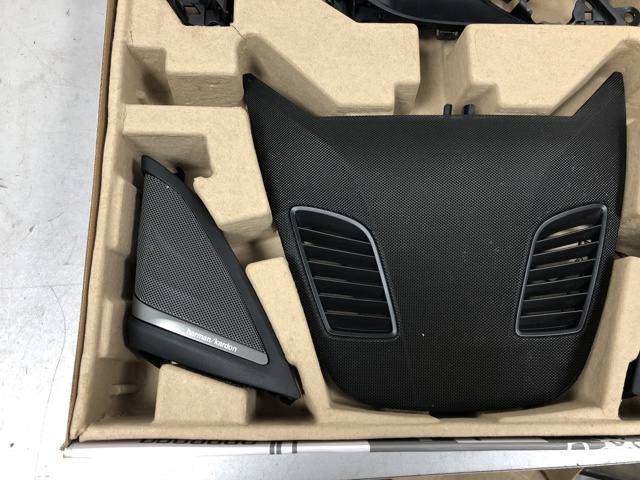 51459329561 BMW Молдинг (накладка) приборной панели "торпедо" центральный купить в Запорожье