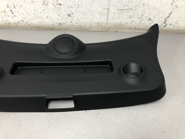 Обшивка-облицовка третей двери 51497302727 BMW