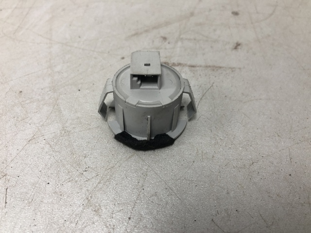 51627482572 BMW купить в Каменское