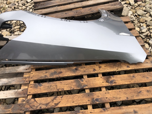 Переднее правое крыло 51657222996 BMW