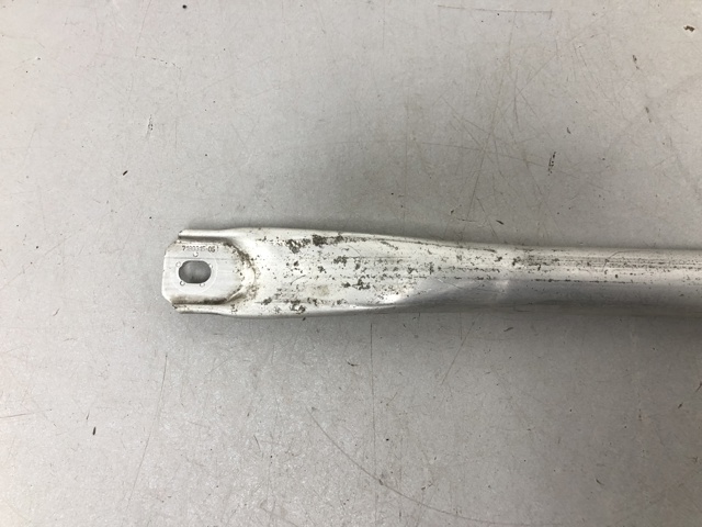 Распорка передних стоек подвески левая 51717180315 BMW