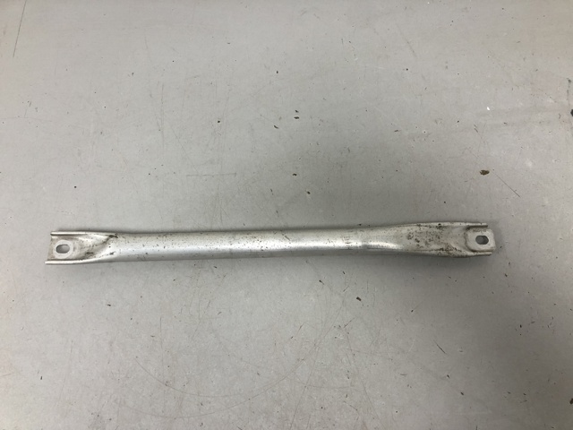 Распорка передних стоек подвески правая 51717180316 BMW