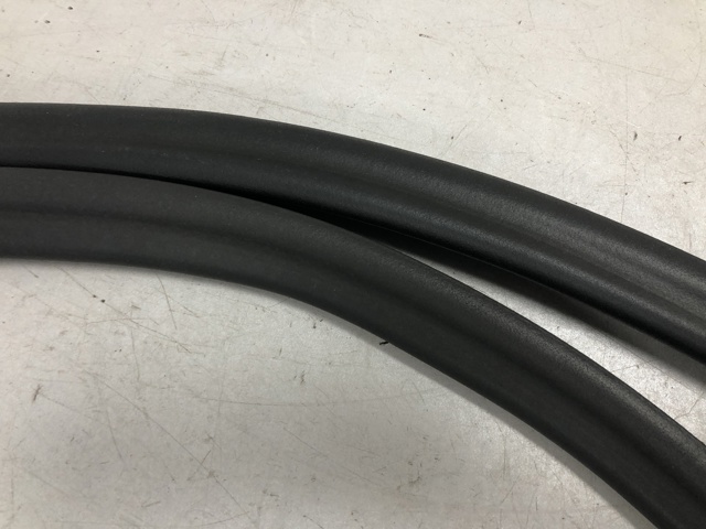 Уплотнитель двери задней, (на кузове) 51727468732 BMW