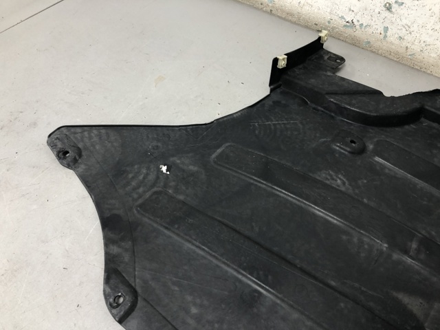 Защита днища, топливного бака 51757394809 BMW