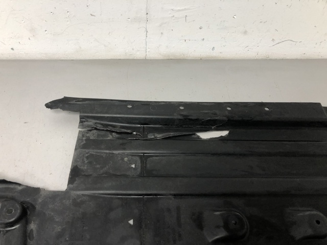 51759478892 BMW Защита днища, средняя часть купить в Черкассы