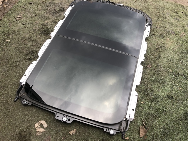 Крышка люка крыши передняя 54107379619 BMW