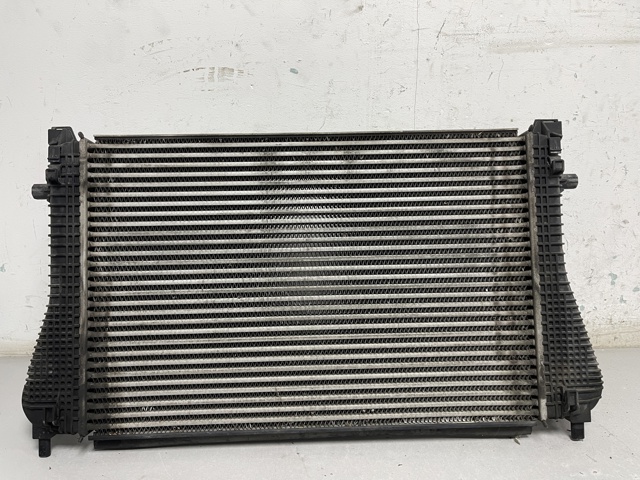 Охладитель наддувочного воздуха Фольксваген Гольф ALLTRACK VII