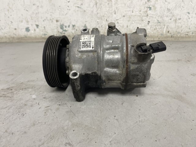 Насос кондиционера 5Q0820803C VAG