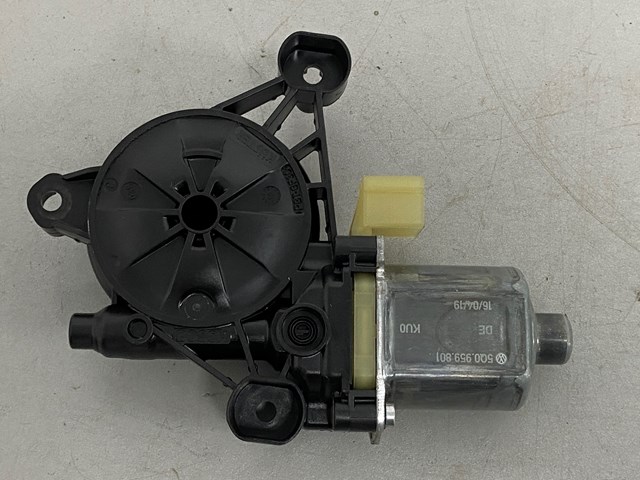 Моторчик склопідіймача задній лівий audi q3 5q0959801 2019- (31046) 5Q0959801