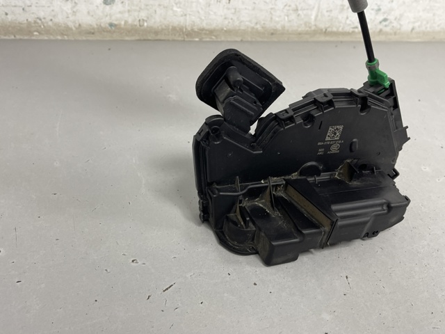 Замок передней пассажирской двери 5TB837016A VAG