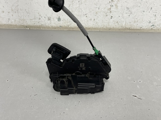 5TB837016A VAG Замок двери передней правой купить в Чернигов