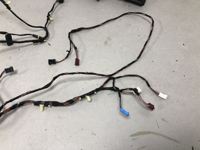 61125A227C2 BMW купить в Николаев