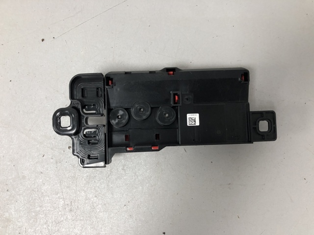 61148717954 BMW Блок предохранителей задний салонный купить в Киев