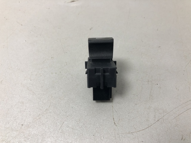61315A2BCB5 BMW Кнопка подъемника заднего стекла купить в Ирпень