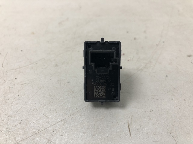 61315A2BCB6 BMW Кнопка салона привода крышки багажника (двери 3/5-й (ляды) купить в Одесса