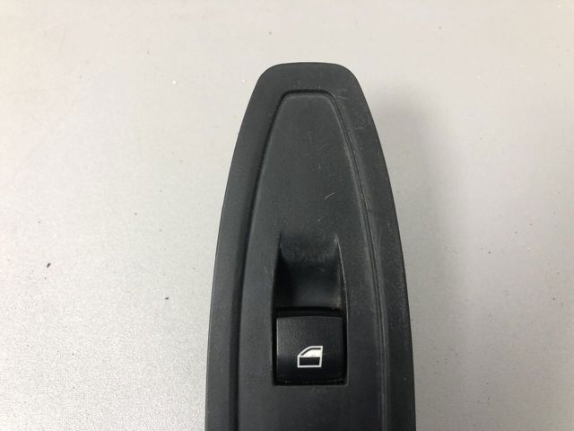 61319208107 BMW Кнопка стеклоподъемника передняя купить в Винница
