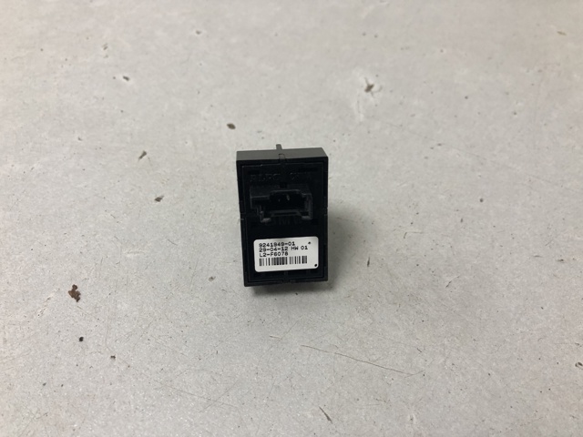 Кнопка подъемника переднего правого стекла 61319241949 BMW