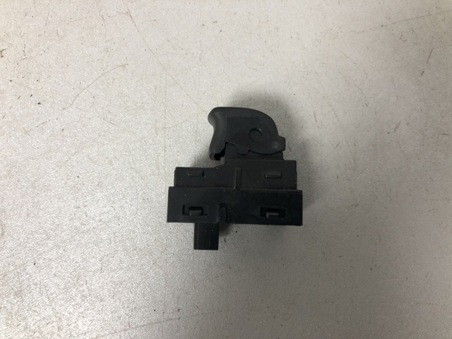 Кнопка подъемника переднего правого стекла 61319327031 BMW