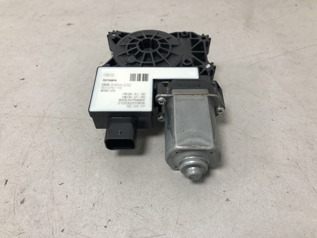 Моторчик стеклоподъемника двери задней, правой 61359854232 BMW