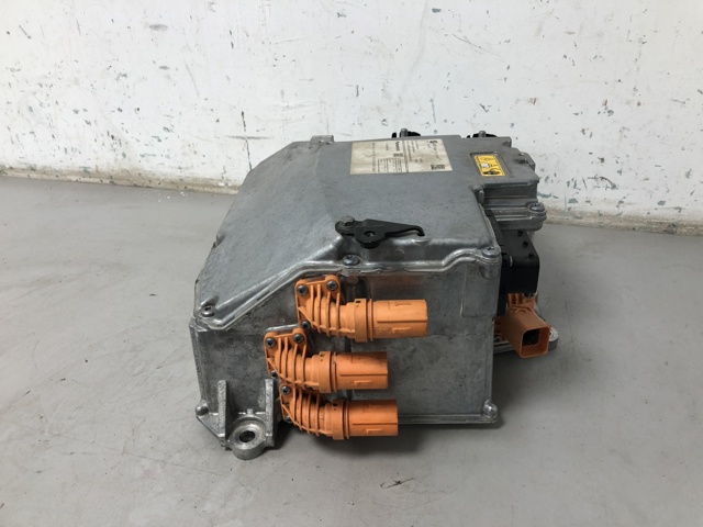 61445A73E23 BMW Модуль управления (ЭБУ) заряда основной батареи купить в Житомир