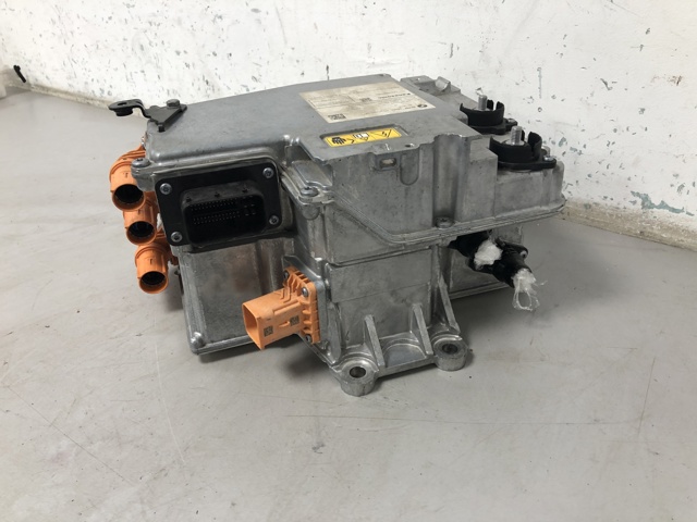 61445A73E23 BMW Модуль управления (ЭБУ) заряда основной батареи купить в Ирпень