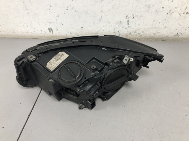 Фара передняя правая 63117203242 BMW