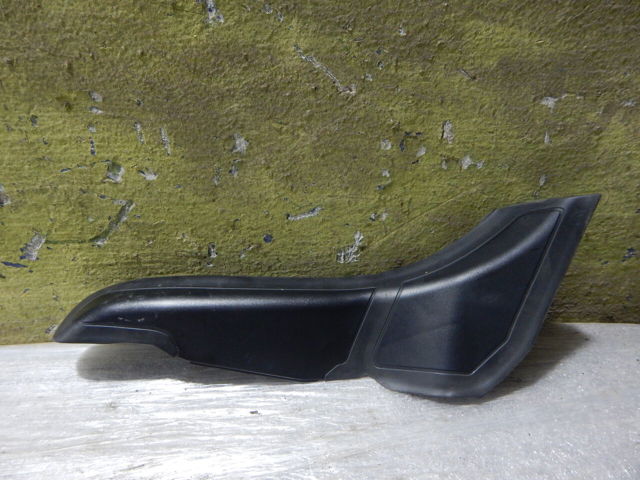 Накладка под задний фонарь, левый 63217382959 BMW