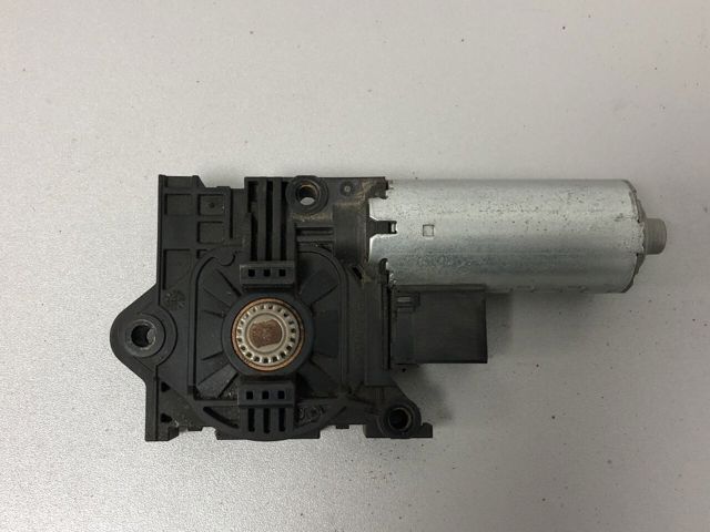 67617316535 BMW Мотор привода люка купить в Ужгород