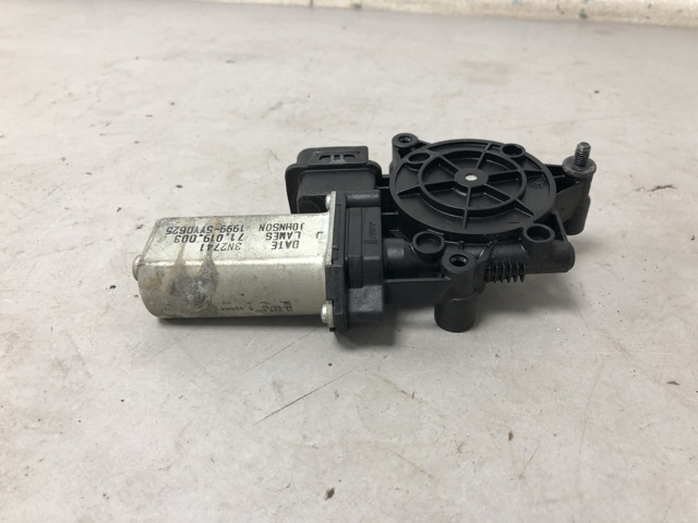 67627406633 BMW Мотор стеклоподъемника двери передней левой купить в Черкассы