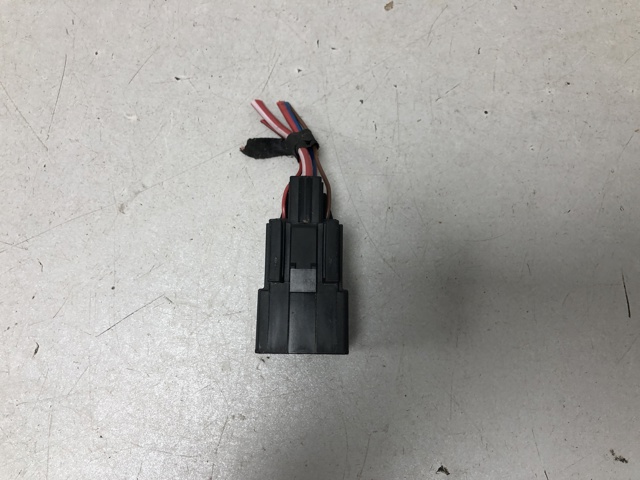 6939890 BMW купить в Черкассы